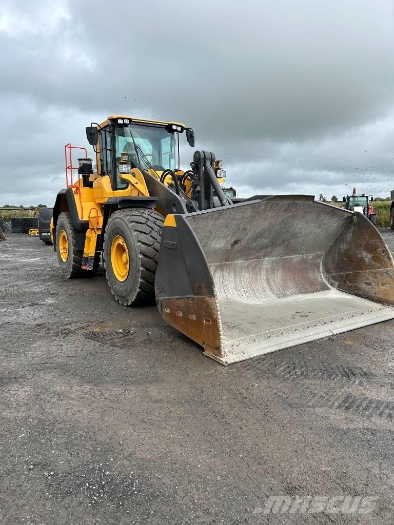 Volvo L 180 H Naudoti ratiniai krautuvai