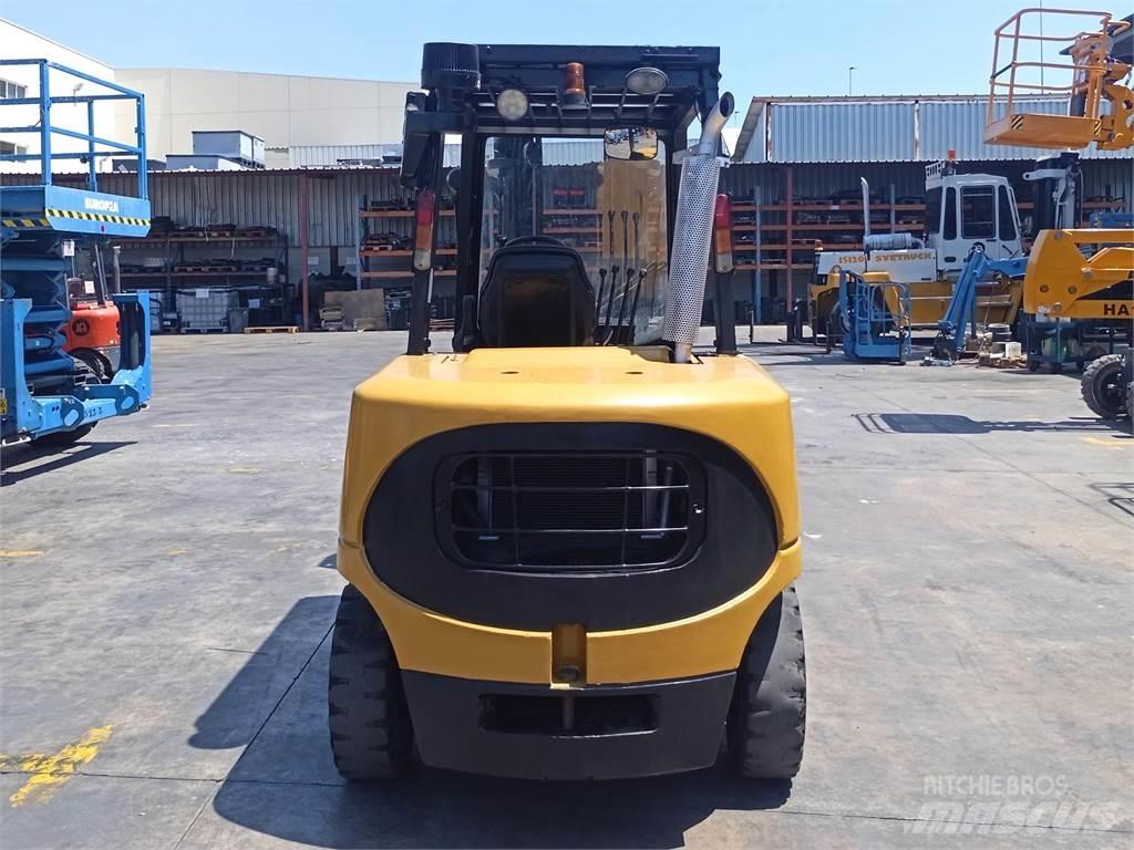 CAT DP45K Dyzeliniai krautuvai