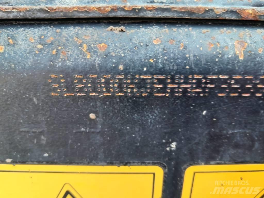 JCB 3TST Karjeriniai savivarčiai