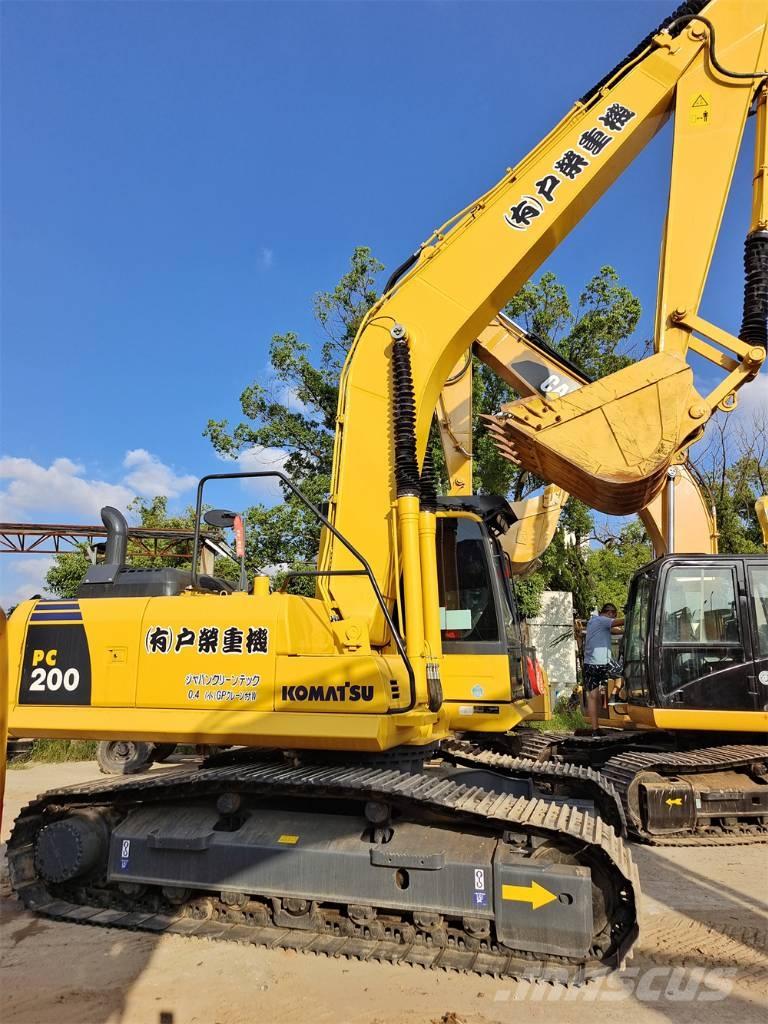Komatsu PC 220 Vikšriniai ekskavatoriai