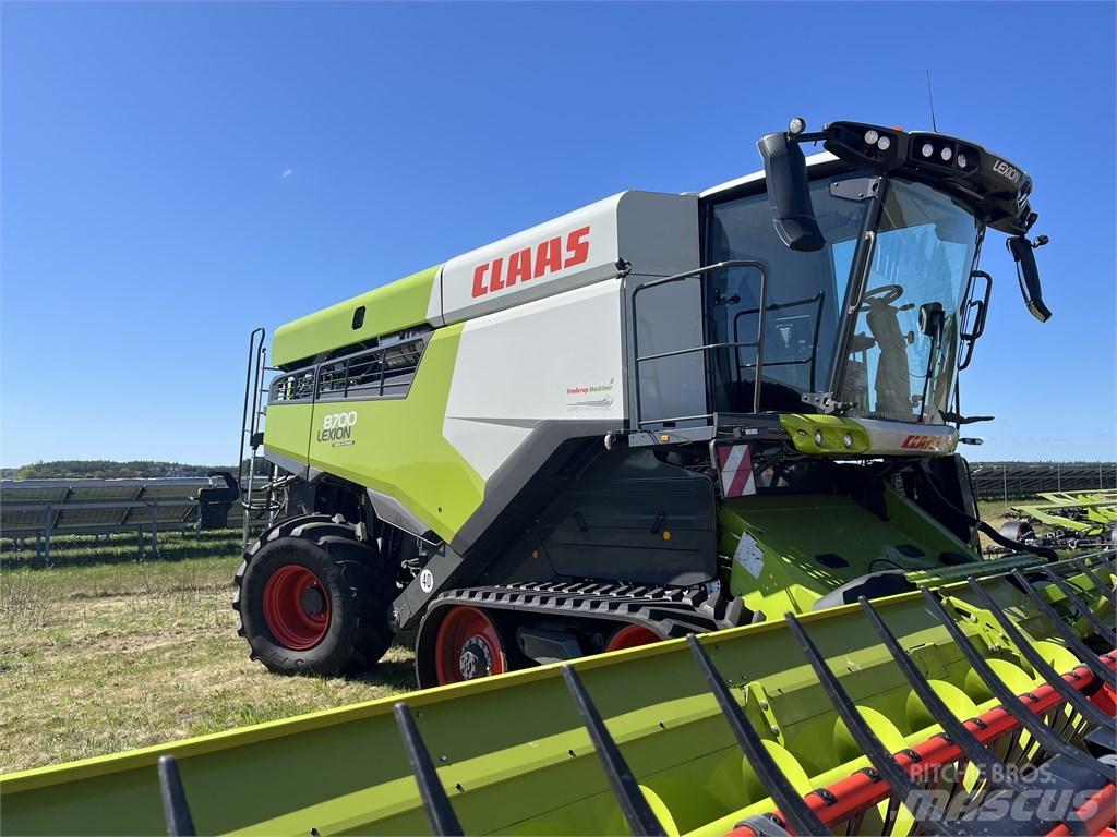 CLAAS Lexion 8700TT Derliaus nuėmimo kombainai