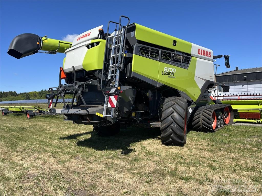 CLAAS Lexion 8700TT Derliaus nuėmimo kombainai
