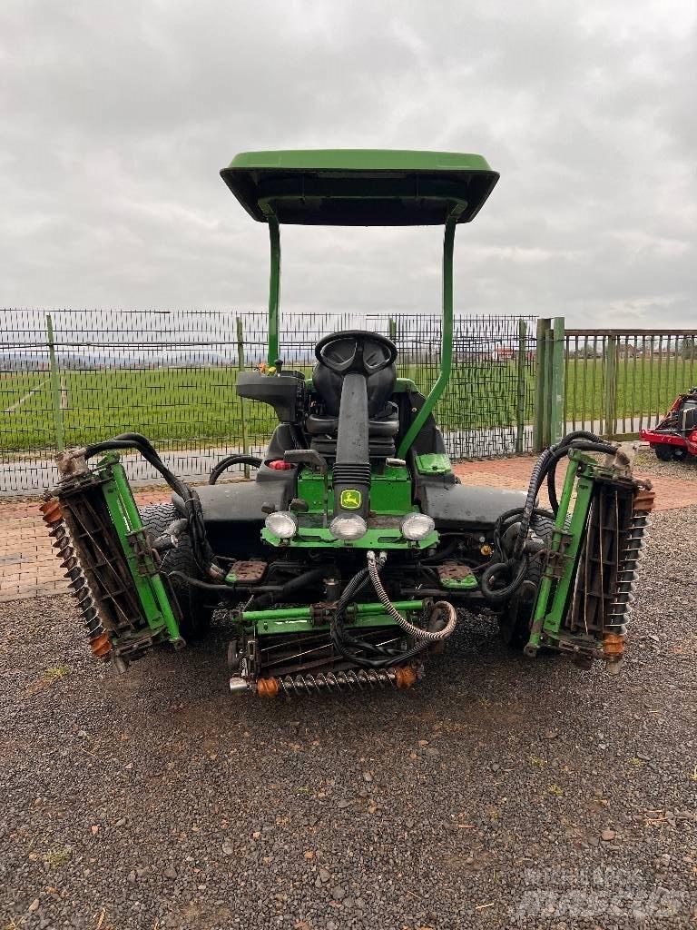 John Deere 8700 Savaeigės žoliapjovės