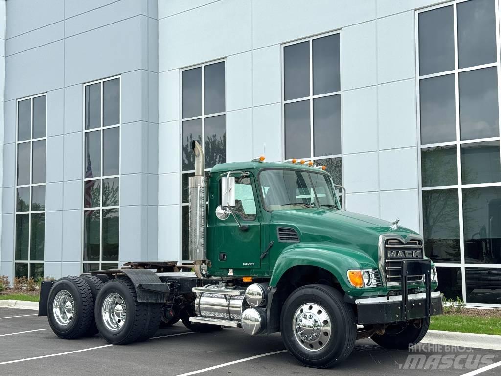 Mack Granite CV713 Naudoti vilkikai