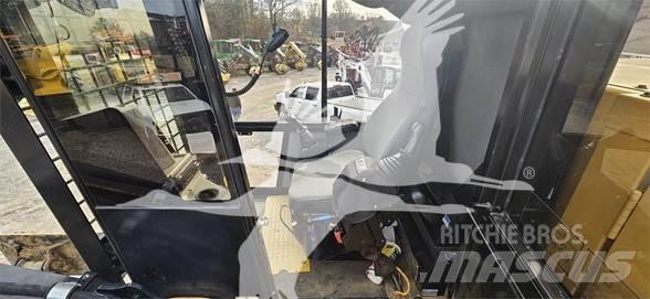 CAT 559D Strėliniai krautuvai