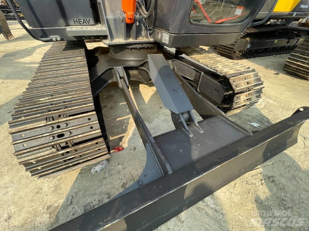 Hitachi ZX 75 Vikšriniai ekskavatoriai