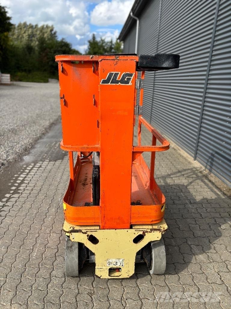 JLG 1230 ES Vertikalūs stiebiniai keltuvai