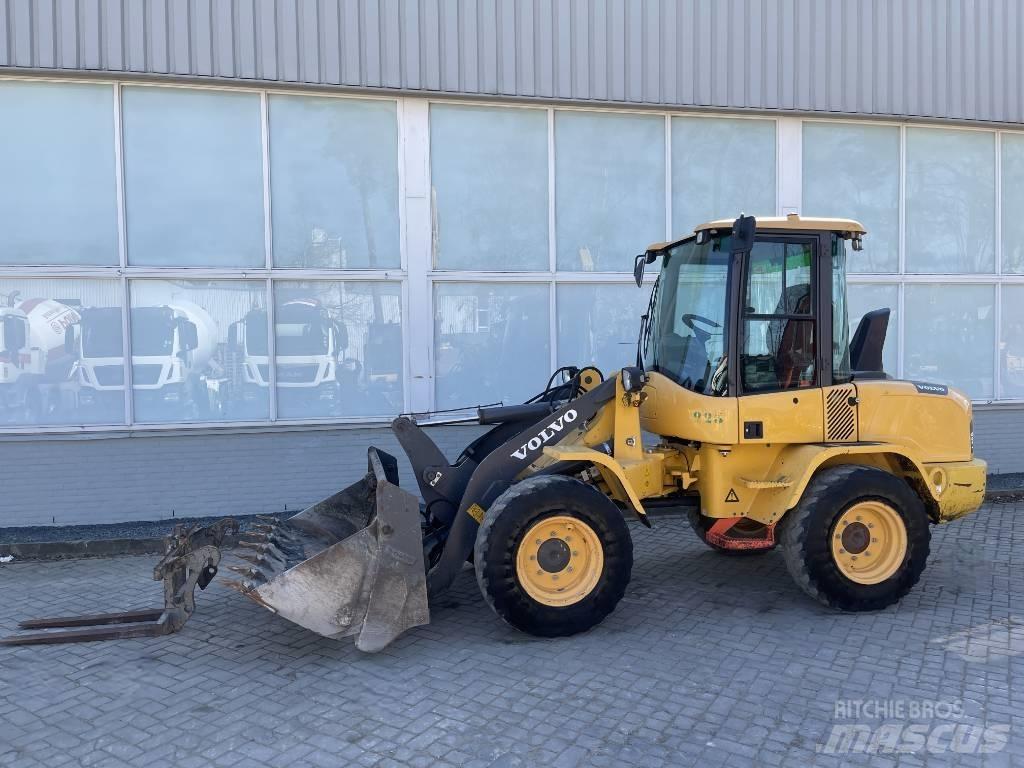 Volvo L 30 G     2018     CE Naudoti ratiniai krautuvai