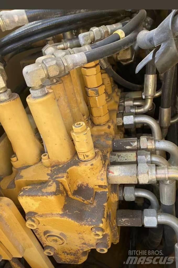 CAT 308 C Vidutinės galios ekskavatoriai 7-12 t