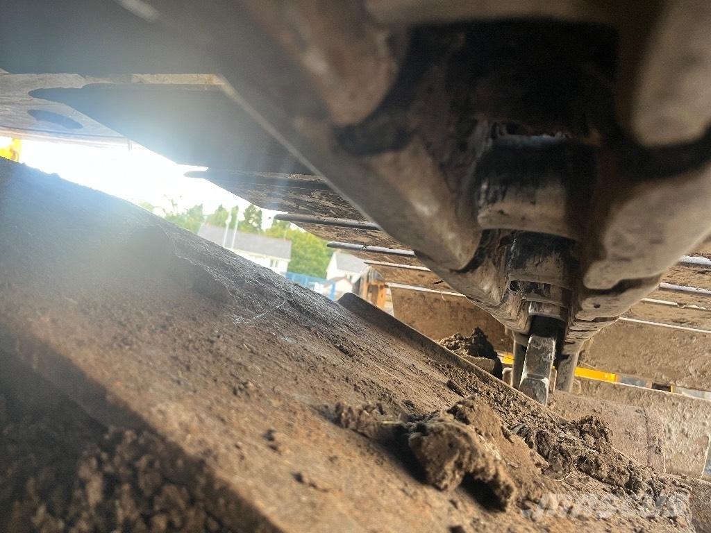 Komatsu PC138 US-8 Vikšriniai ekskavatoriai