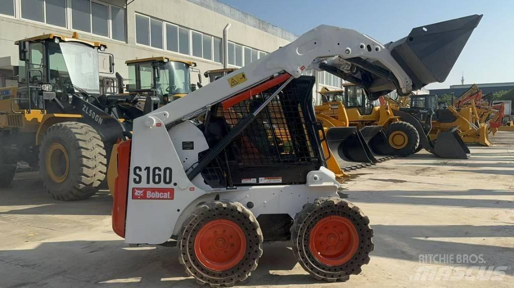 Bobcat S 160 Krautuvai su šoniniu pasukimu