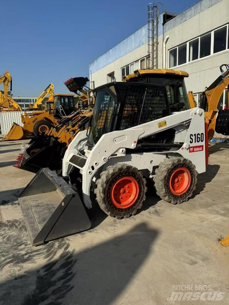 Bobcat S 160 Krautuvai su šoniniu pasukimu