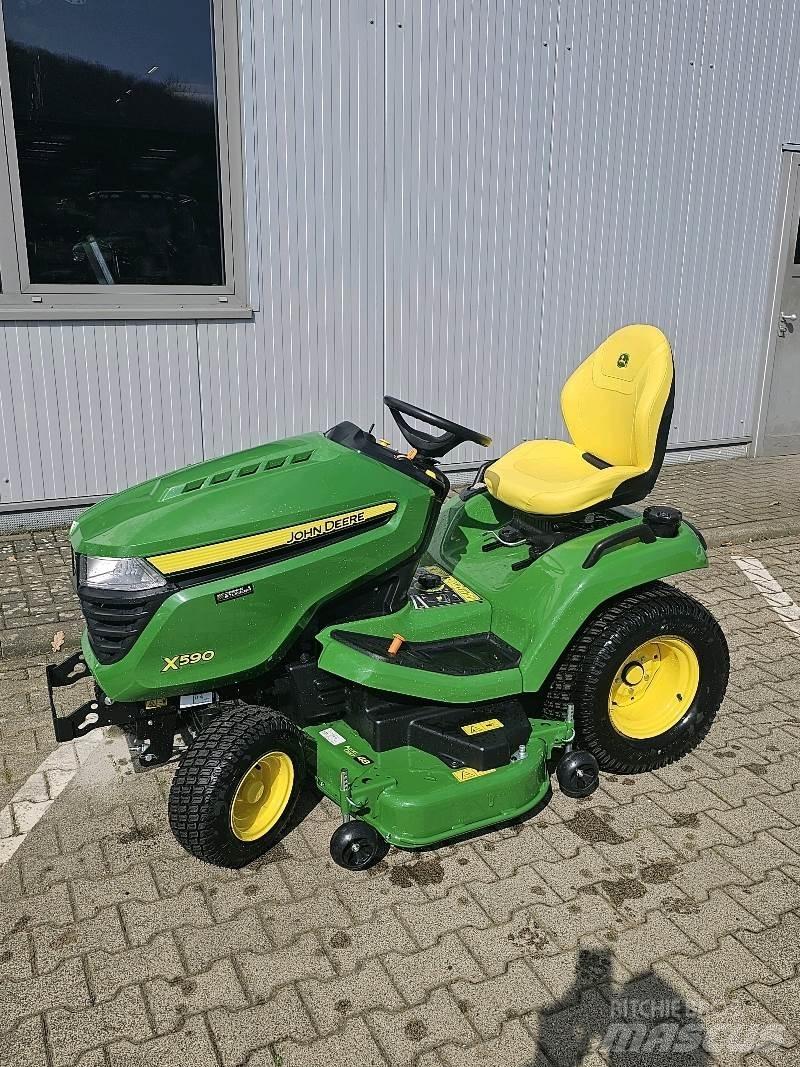 John Deere X590 Šienapjovės