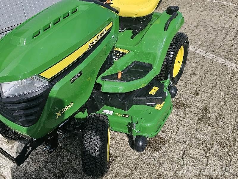 John Deere X590 Šienapjovės