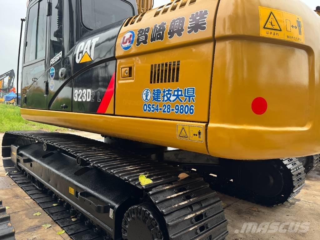 CAT 323D2 Vikšriniai ekskavatoriai