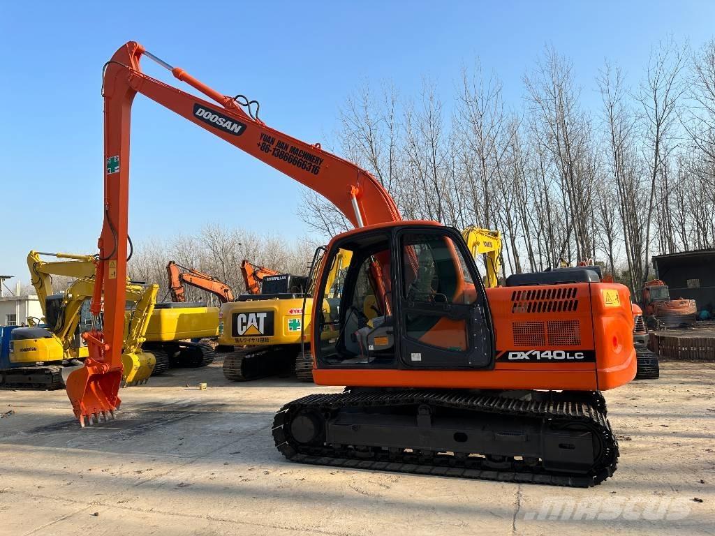 Doosan DX140 Vikšriniai ekskavatoriai