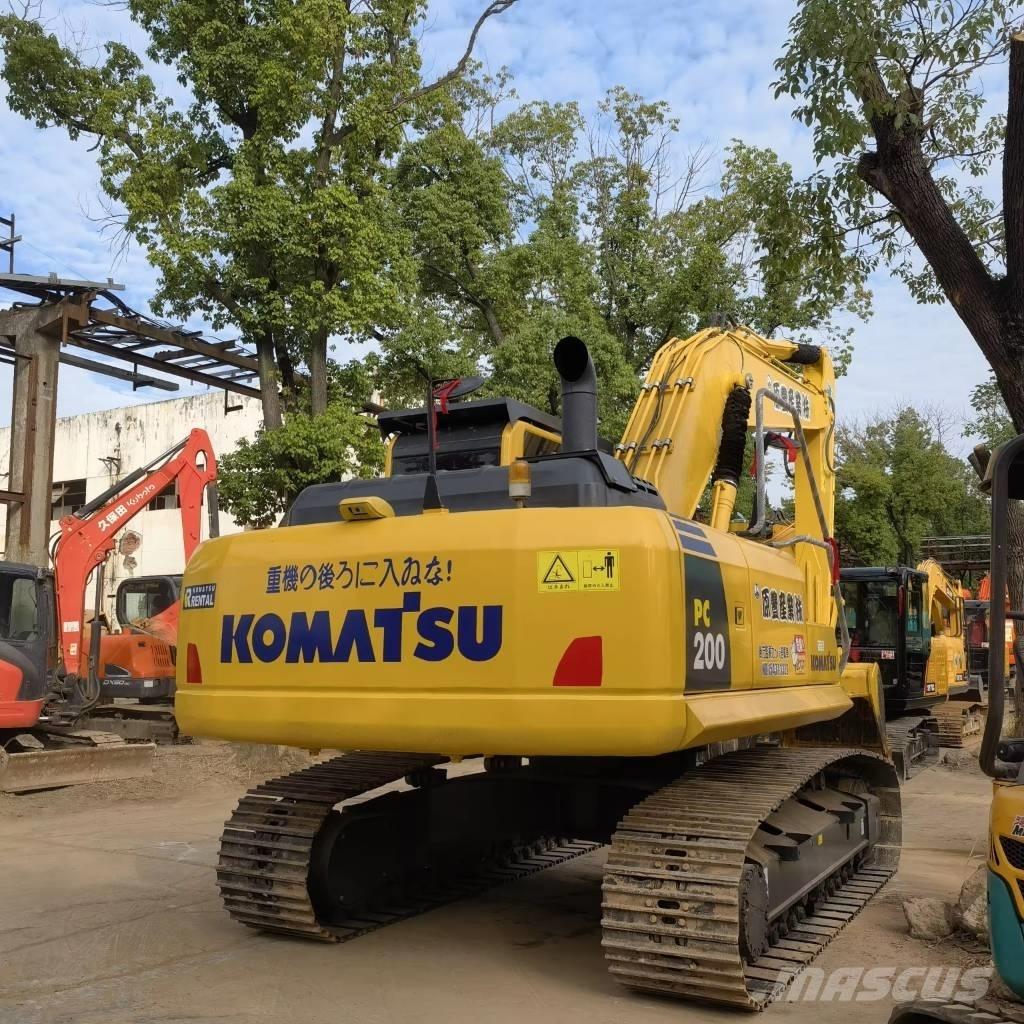 Komatsu PC 200 Vikšriniai ekskavatoriai