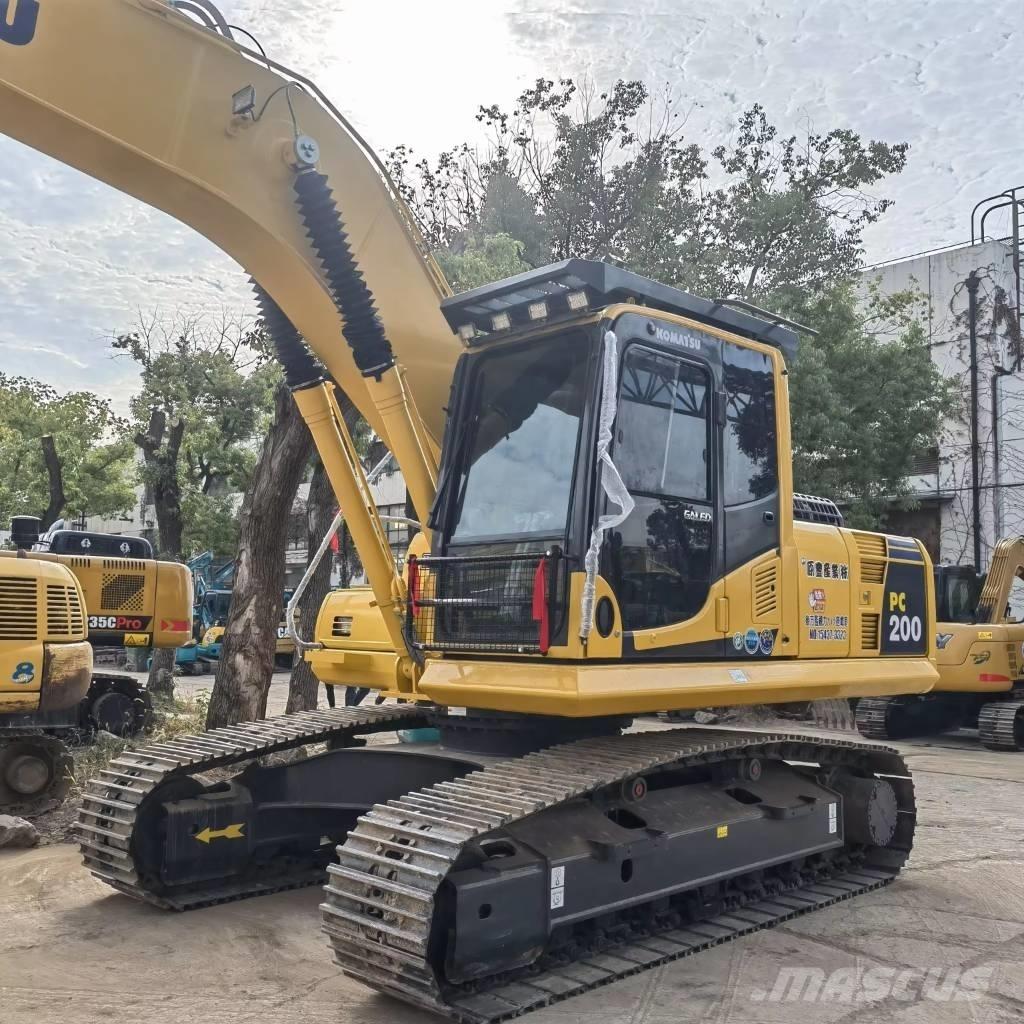 Komatsu PC 200 Vikšriniai ekskavatoriai