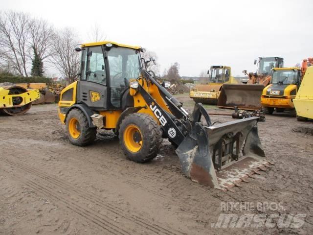 JCB 407 409 Naudoti ratiniai krautuvai