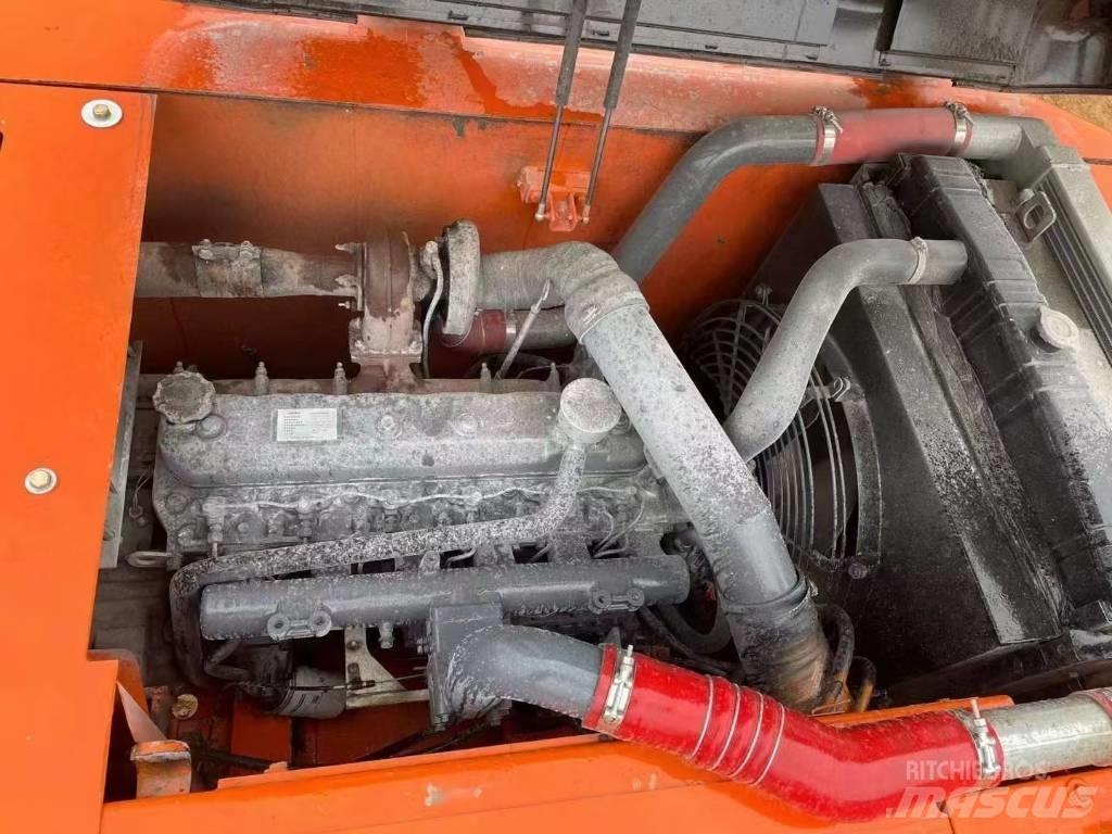 Doosan 225-7 Vikšriniai ekskavatoriai