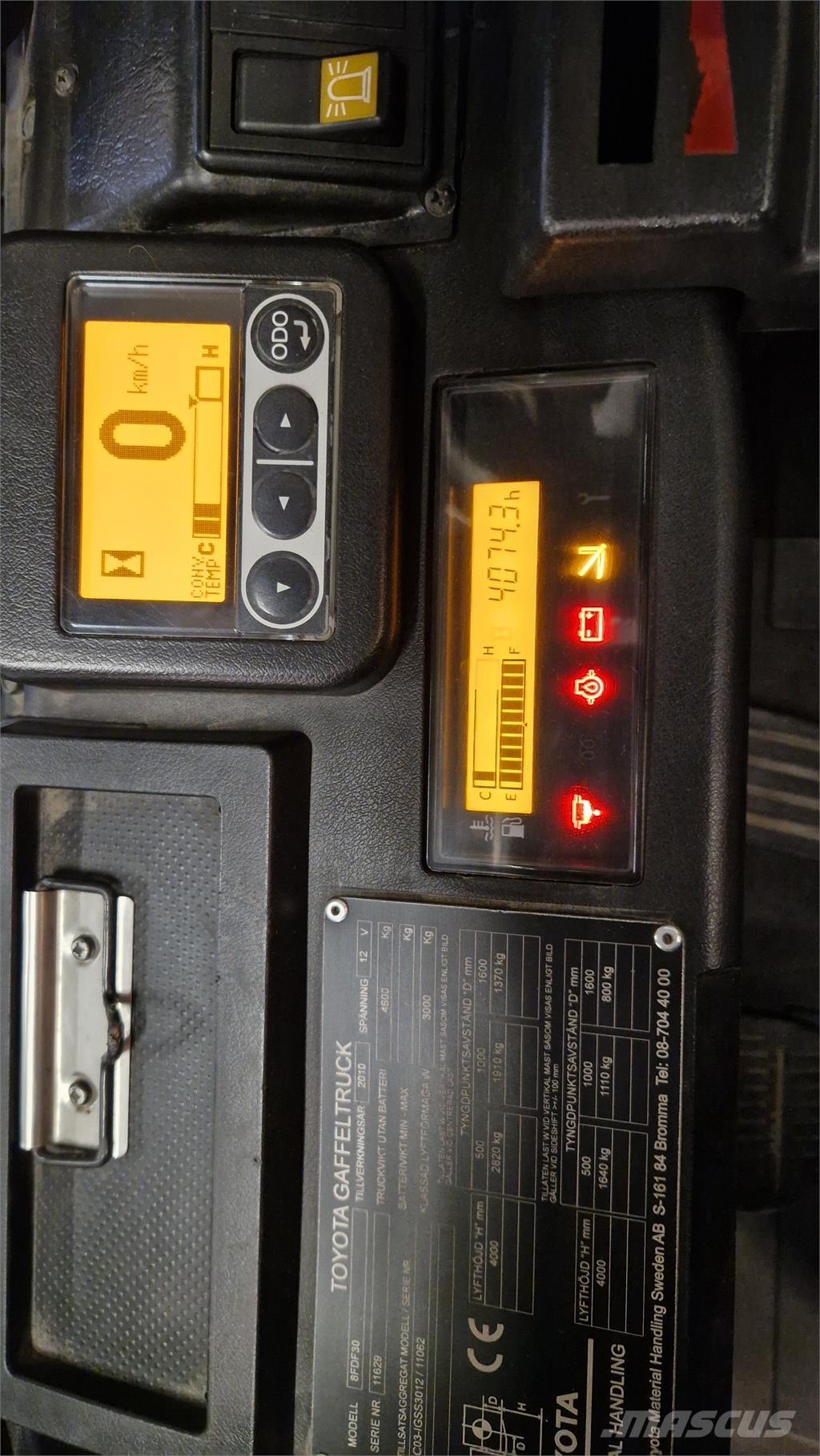 Toyota 8FDF30 Dyzeliniai krautuvai