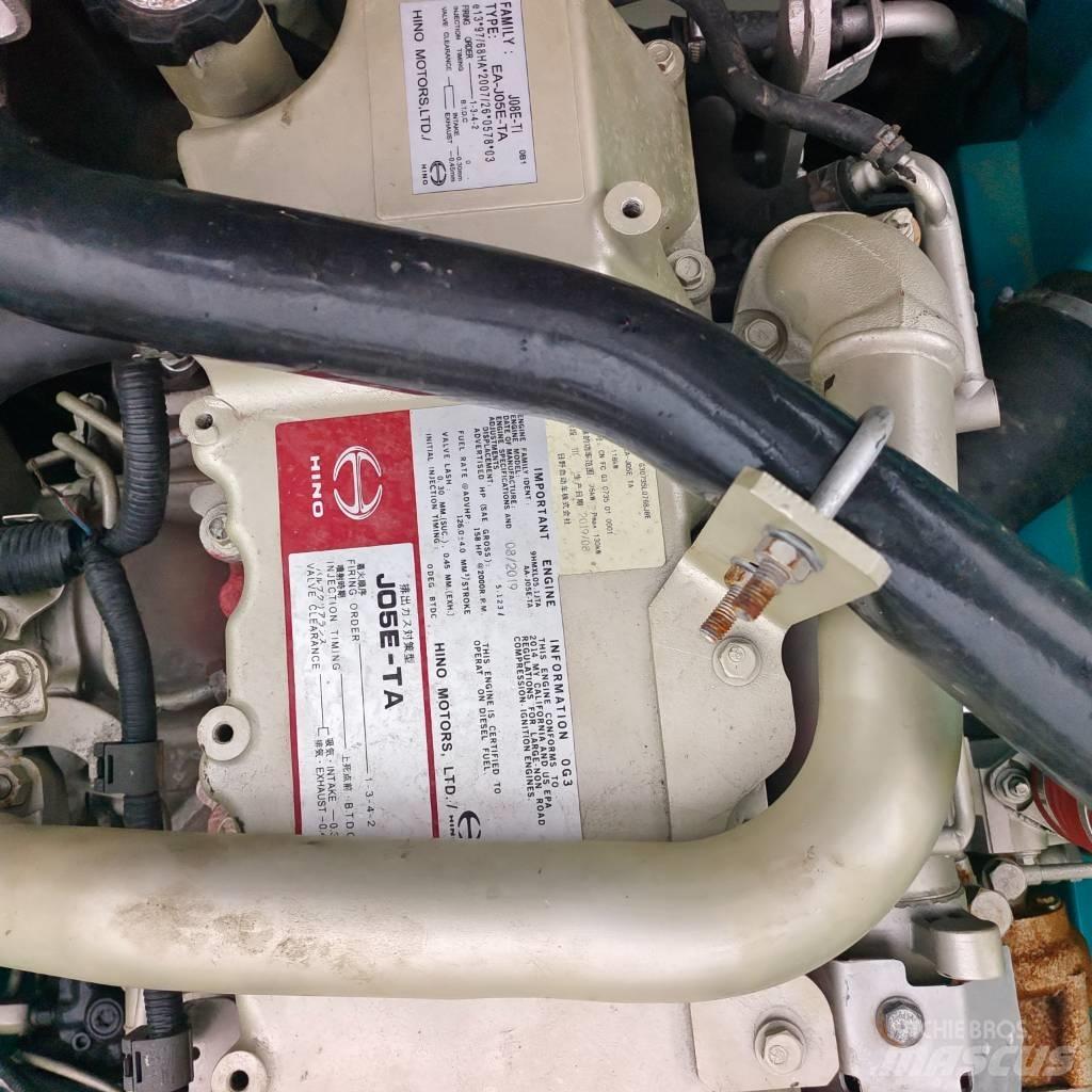 Kobelco SK 200 Vikšriniai ekskavatoriai