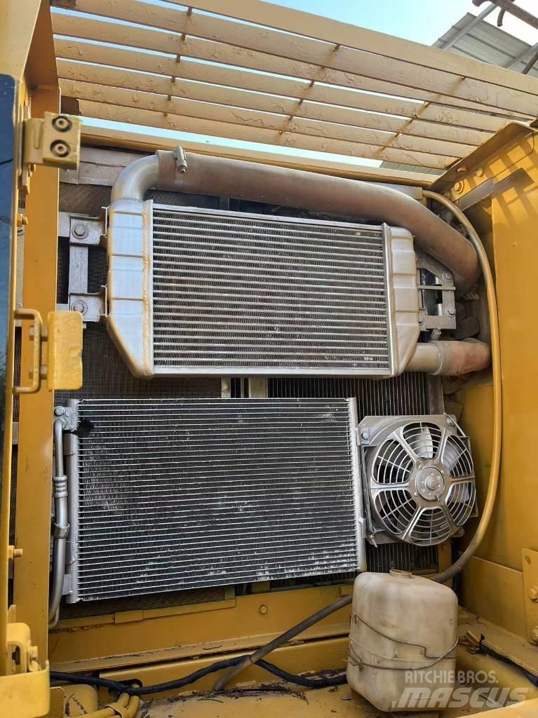 CAT 320 C L Vikšriniai ekskavatoriai