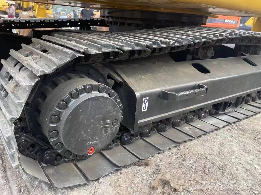 CAT 324 Vikšriniai ekskavatoriai