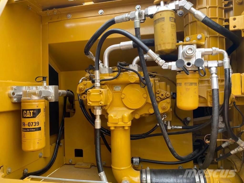 CAT 324 Vikšriniai ekskavatoriai