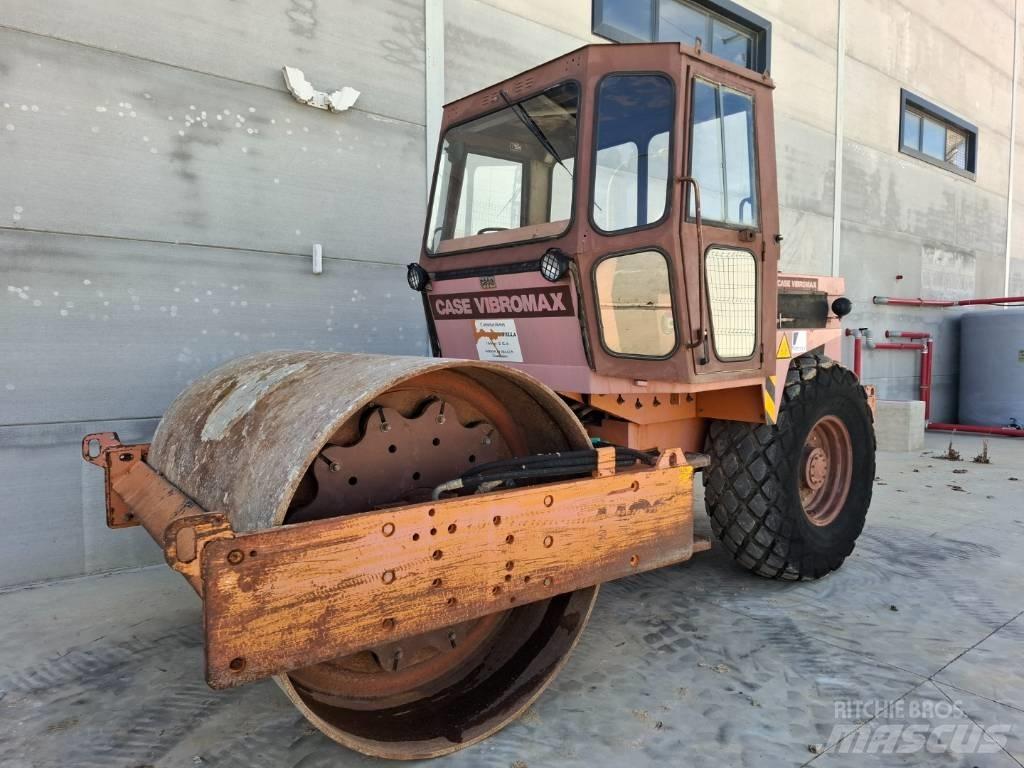 CASE Vibromax W1102D Vieno būgno volai