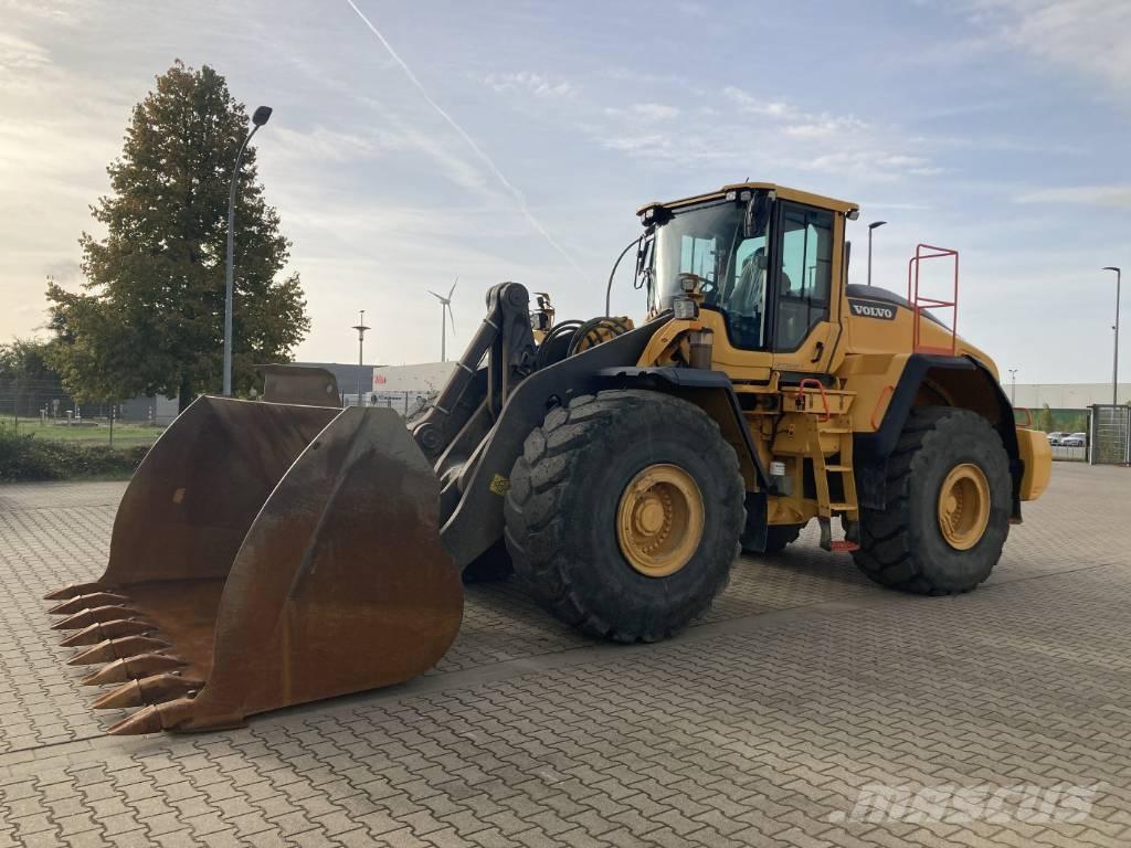 Volvo L 220 H Naudoti ratiniai krautuvai