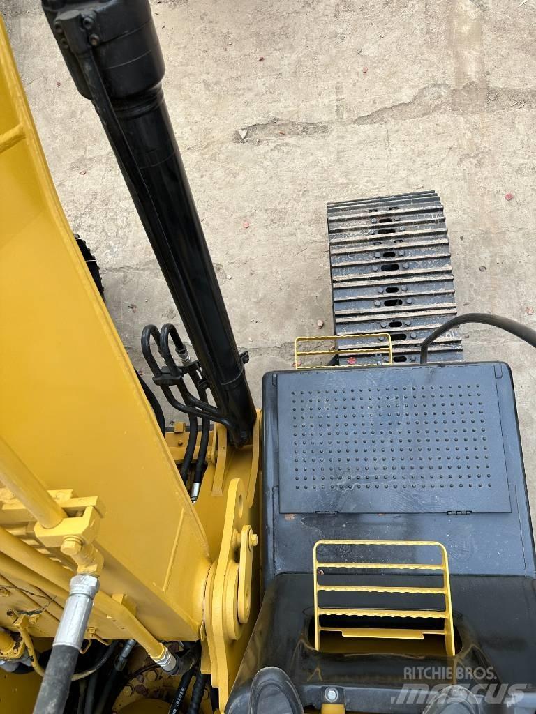 CAT 320 D Vikšriniai ekskavatoriai