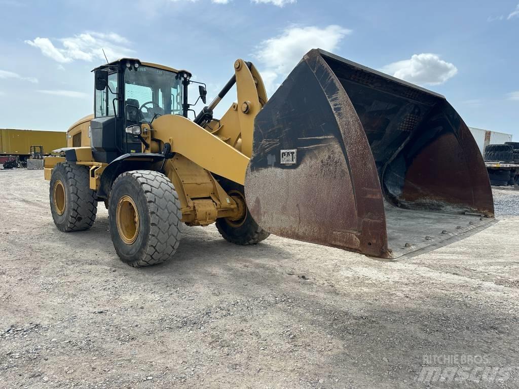 CAT 938M Naudoti ratiniai krautuvai