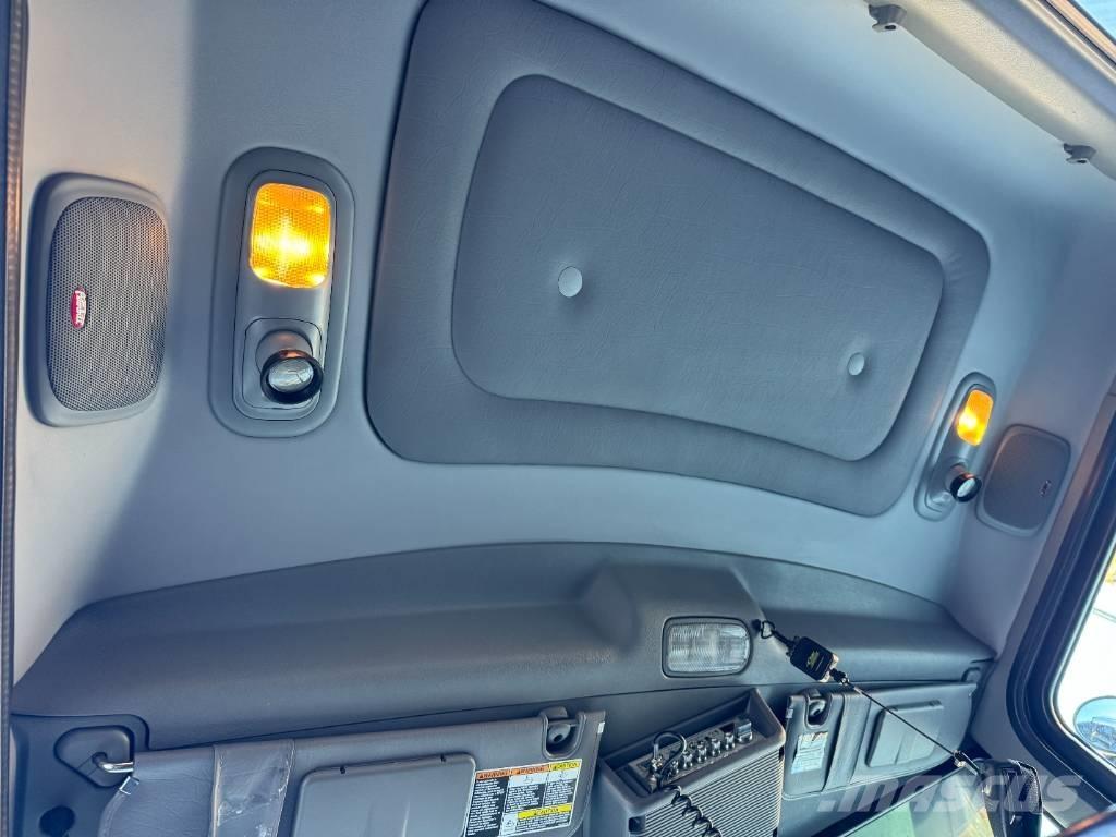 Peterbilt 389 Savivarčių priekabų vilkikai