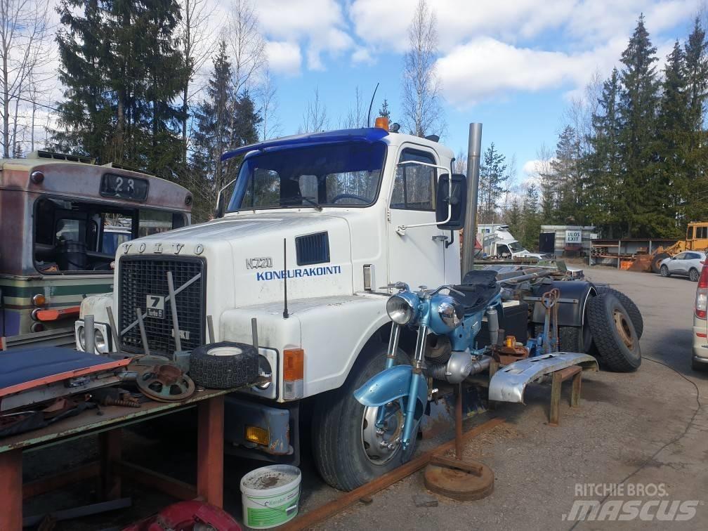Volvo N7 4X2 Savivarčiai su kabeliniu keltuvu