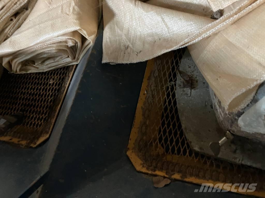 Bogballe D1000 Mėšlo barstytuvai