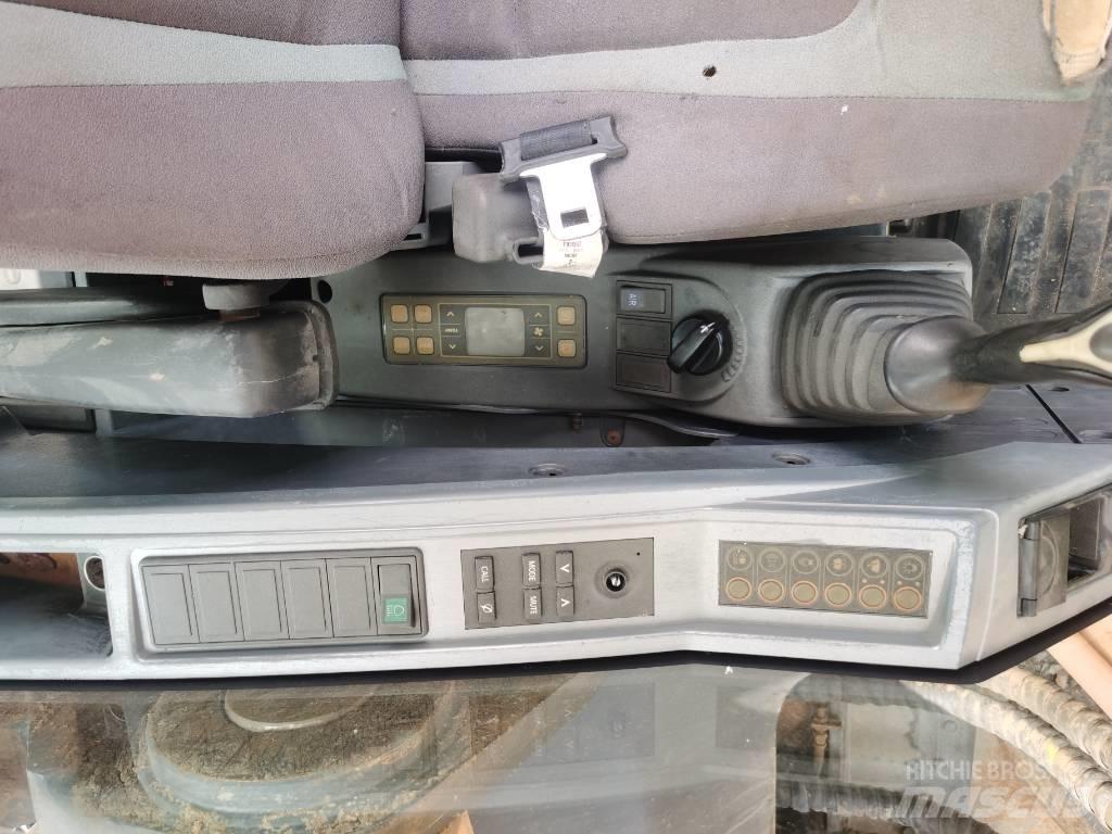 Hyundai R305LC-9T Vikšriniai ekskavatoriai
