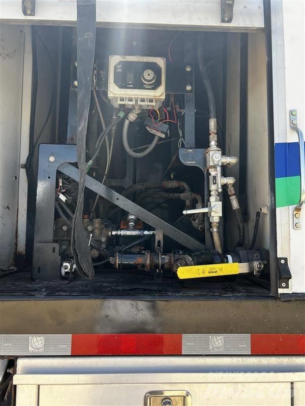 Kenworth T880 Kombinuotos paskirties / vakuuminiai sunkvežimiai