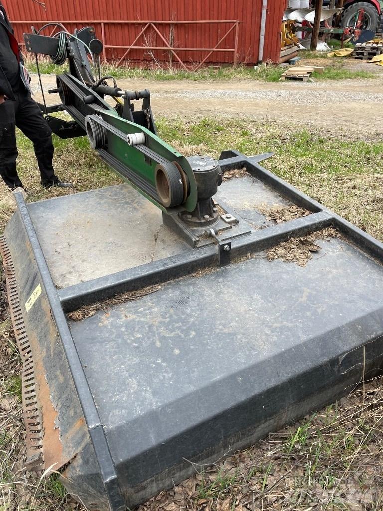 Kellfri Kedjeröjare Kiti pašarų derliaus nuėmimo įrengimai