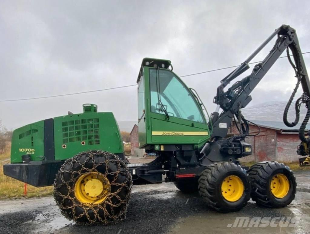 John Deere 1070 D Miško technika (Harvesteriai)