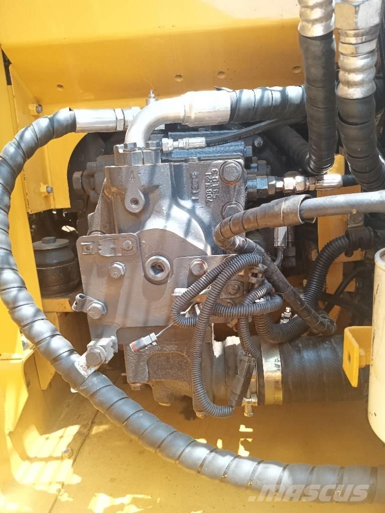Komatsu PC 130 Vikšriniai ekskavatoriai