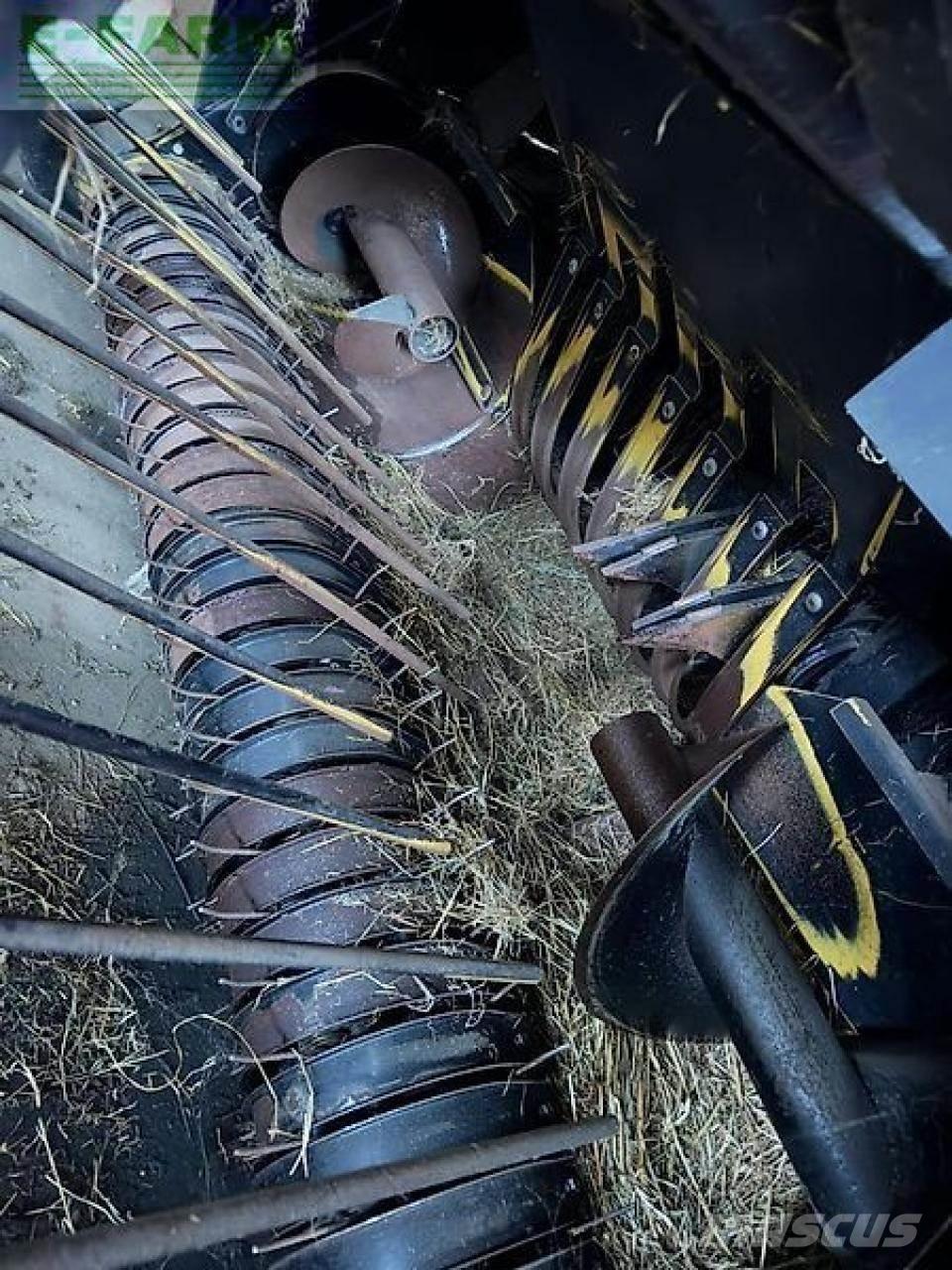 New Holland d1010 Stačiakampių ryšulių presai