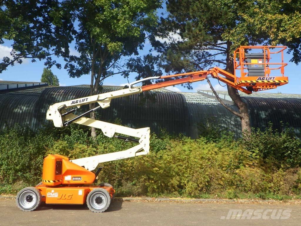 JLG E450AJ Alkūniniai keltuvai