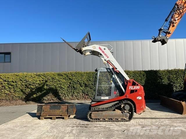 Takeuchi TL 230 Krautuvai su šoniniu pasukimu