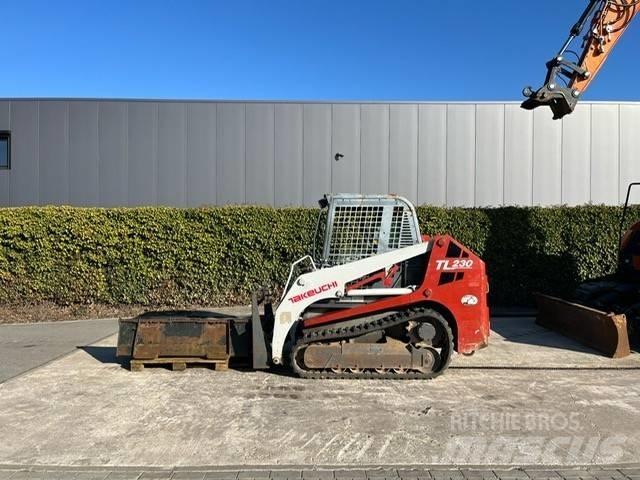 Takeuchi TL 230 Krautuvai su šoniniu pasukimu