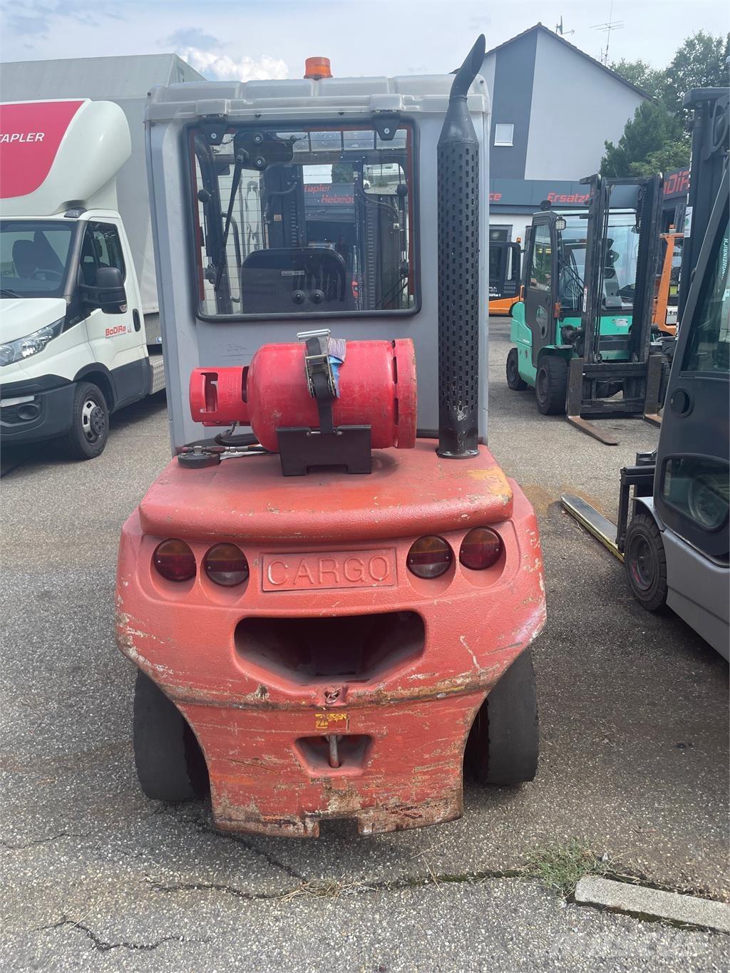 BT C4G300 LPG (dujiniai) krautuvai