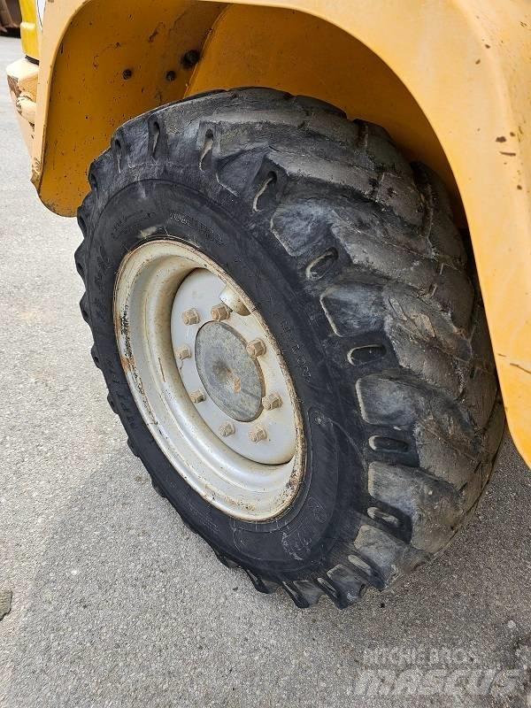 Volvo L 30 B Naudoti ratiniai krautuvai