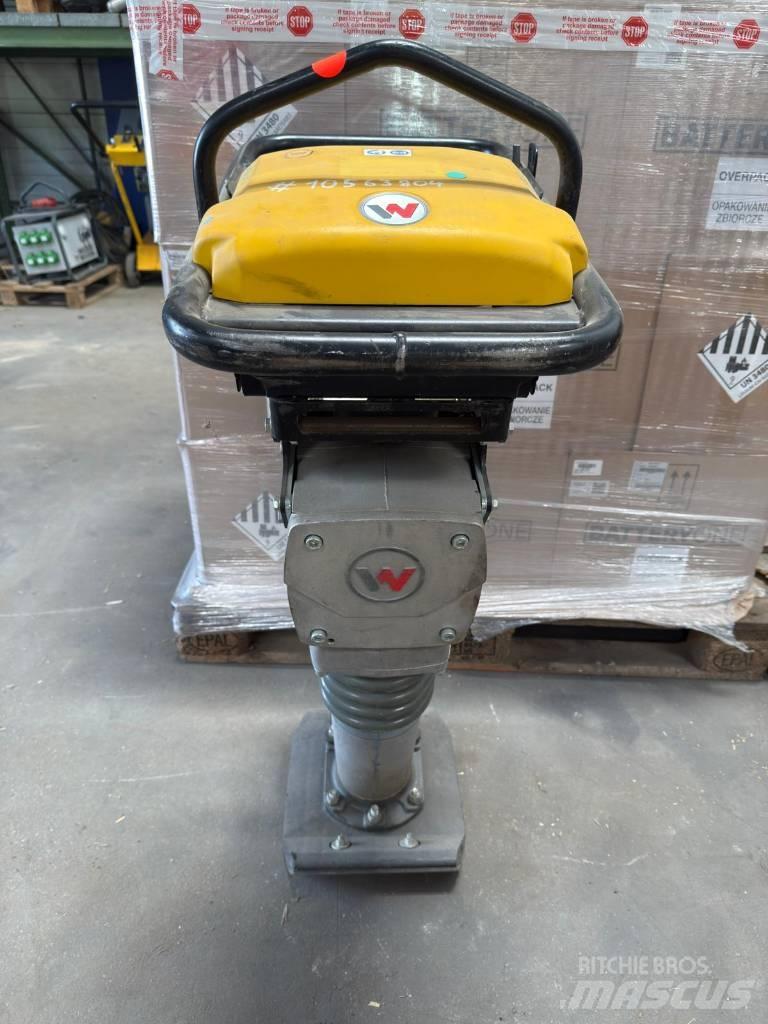 Wacker Neuson AS50e Plūktuvai
