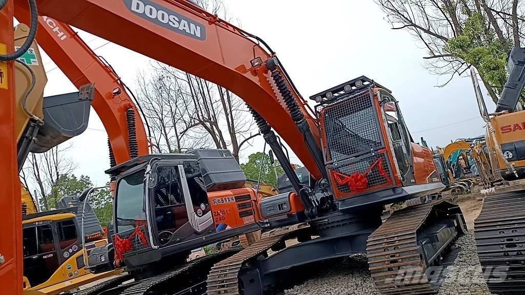 Doosan DX 225 LC Vikšriniai ekskavatoriai