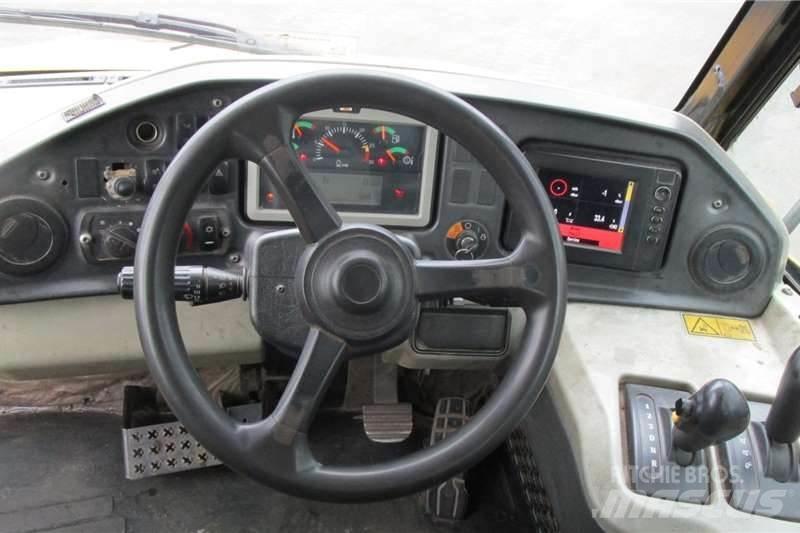 CAT 730C2 Karjeriniai savivarčiai